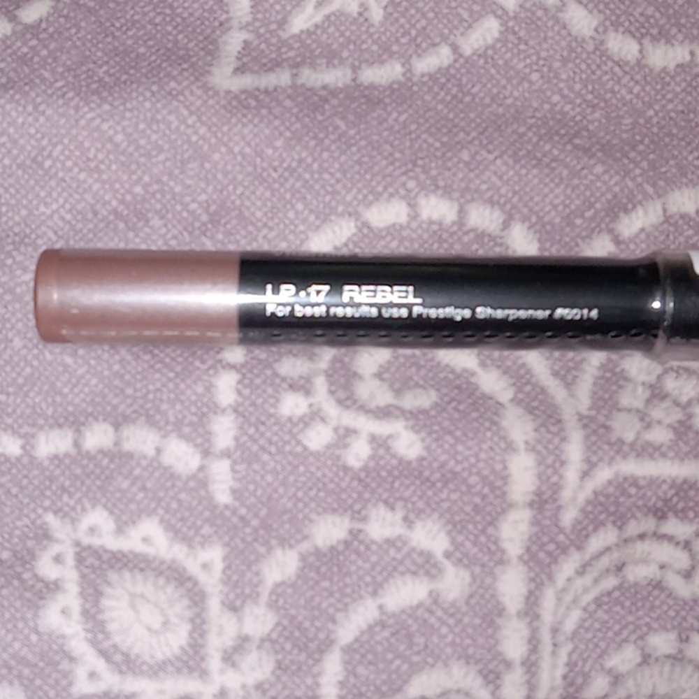 New PRESTIGE Creamy Matte Lipstick Crayon LP-17 Shade - Picture 3 of 7
